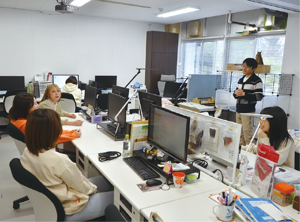 研究室はいつも和気あいあいとした雰囲気