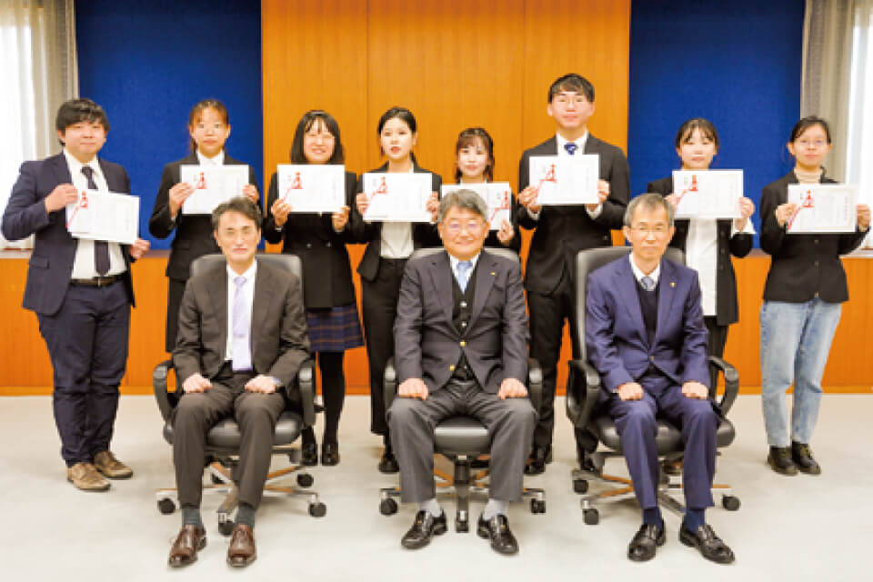 令和3年度後期鹿児島大学留学生後援会奨学金授与式を開催