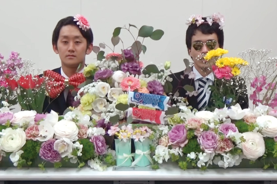 コロナ禍で世界が不安に陥った2020年春、2人でアップしたユーモアあふれる動画が国民の心に響いた