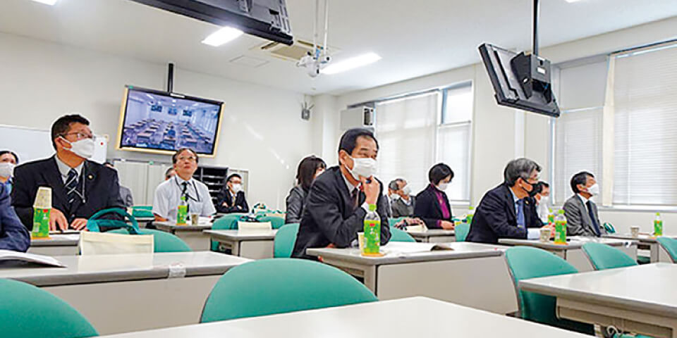 経営協議会学外委員等による学内視察を実施