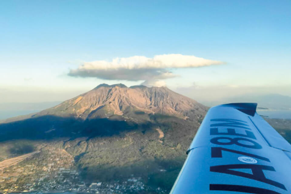 訓練機から見た桜島