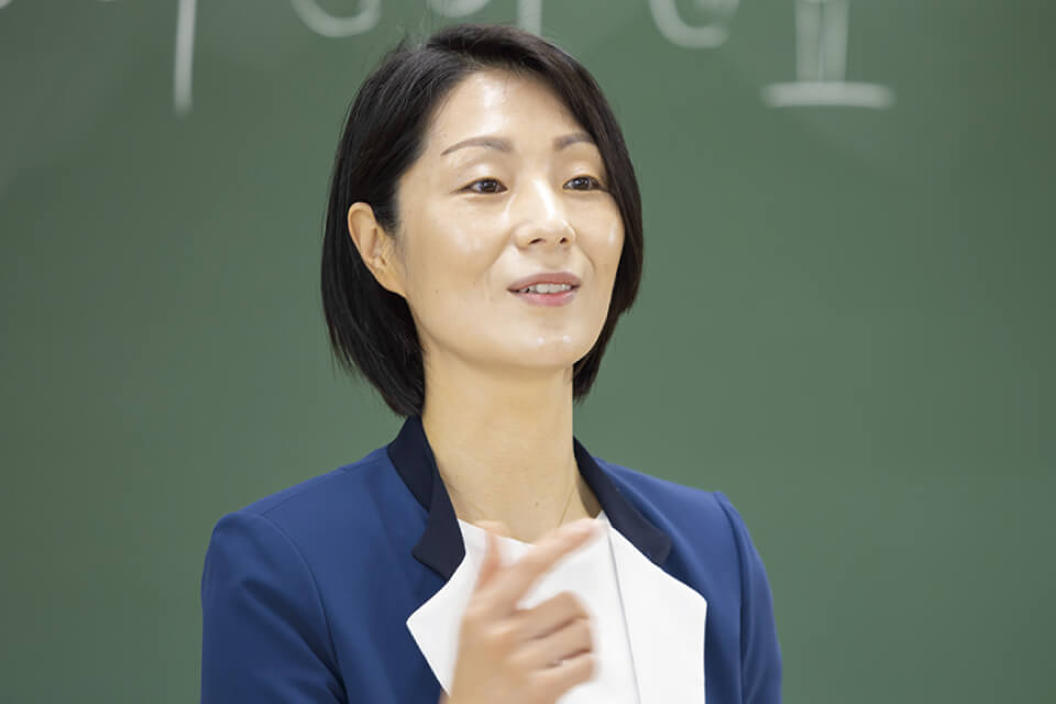 鄭 芝淑(ちょん・じすく)准教授