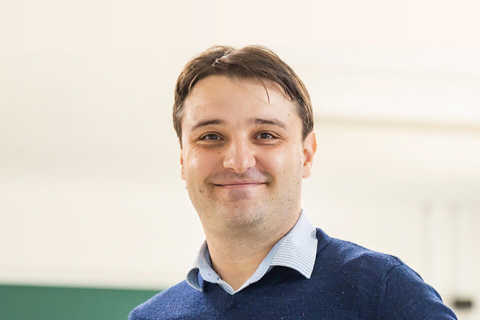 ギュレメトヴ・ニコライ 講師