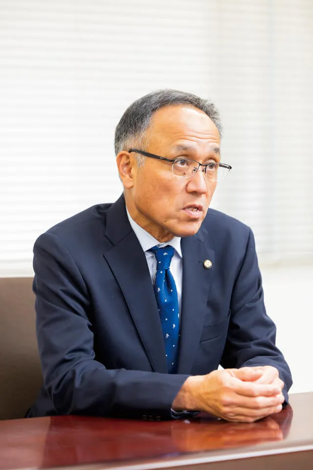 共同獣医学部長 三角 一浩