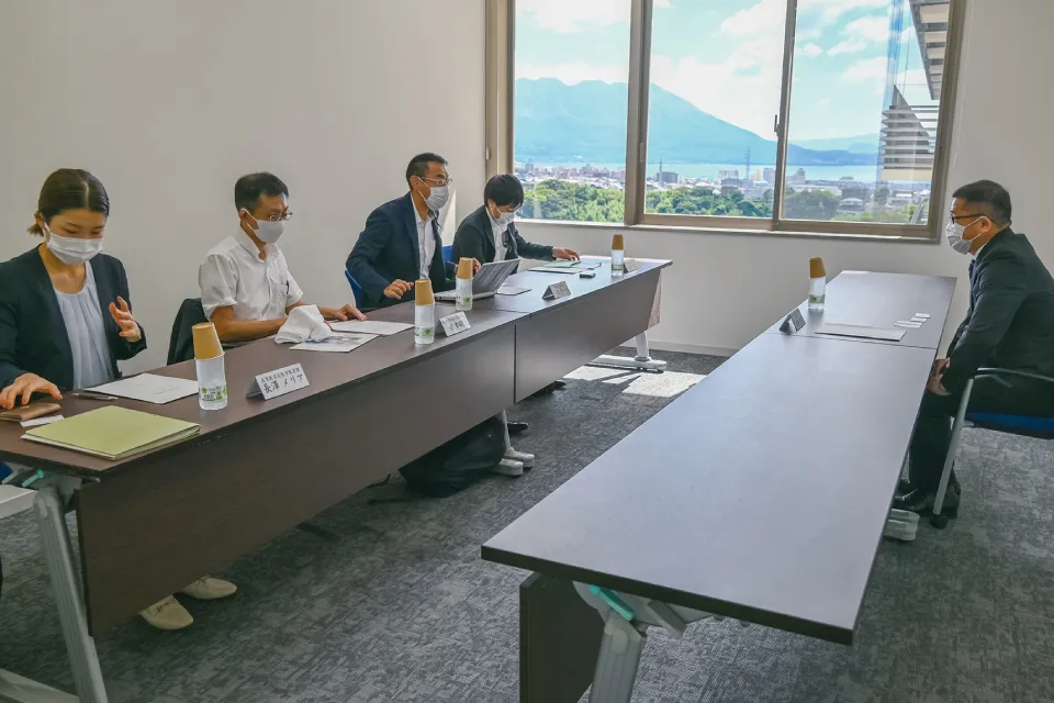 大岡准教授と意見交換の様子