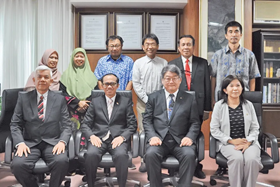 インドネシア アンダラス大学長一行が学長を表敬訪問、大学間学術交流協定を更新