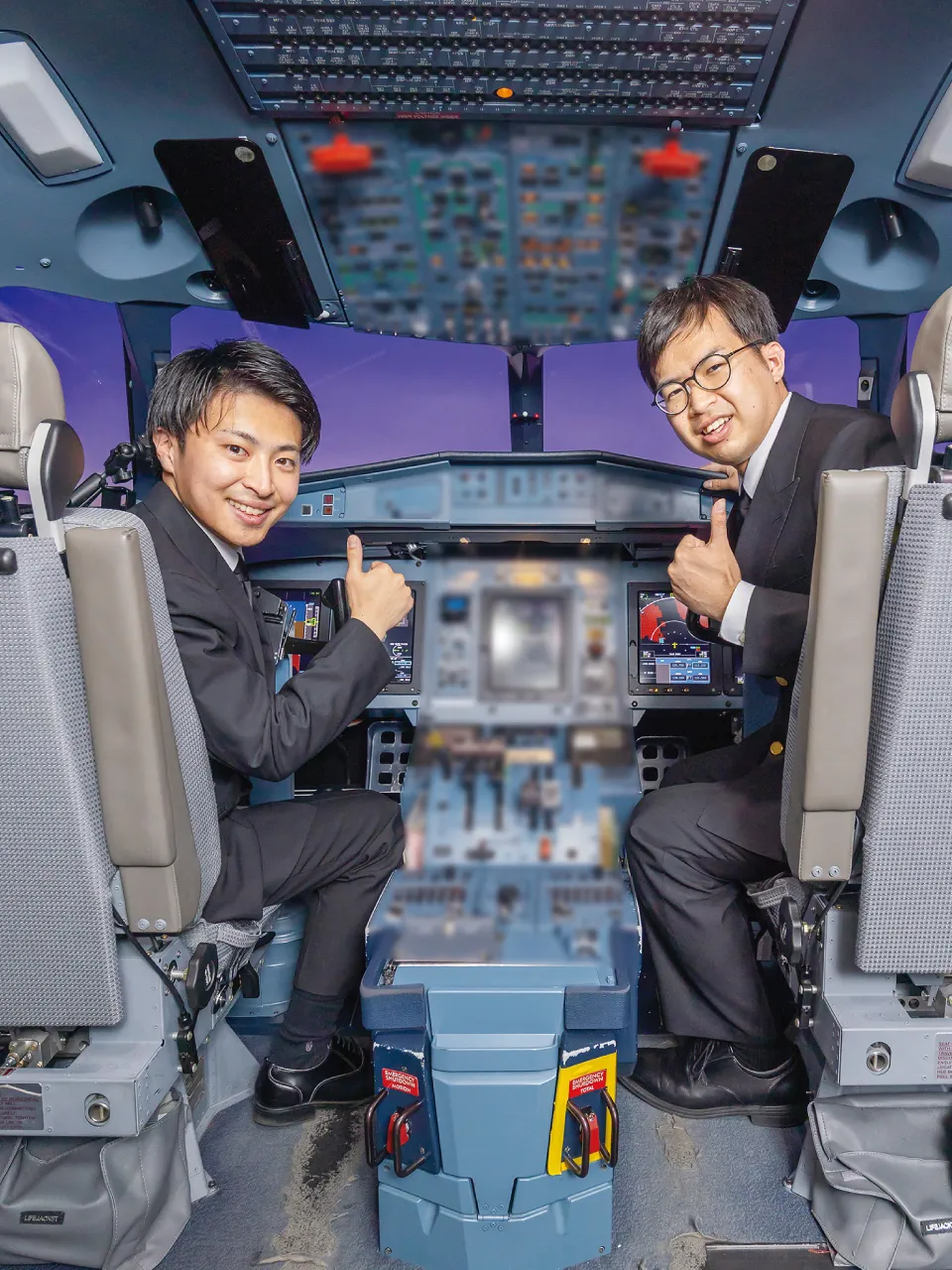 奥紘輔:鹿児島市出身。鹿児島大学大学院理工学研究科工学専攻修了。立山陸:奄美市出身。鹿児島大学工学部機械工学科卒業。