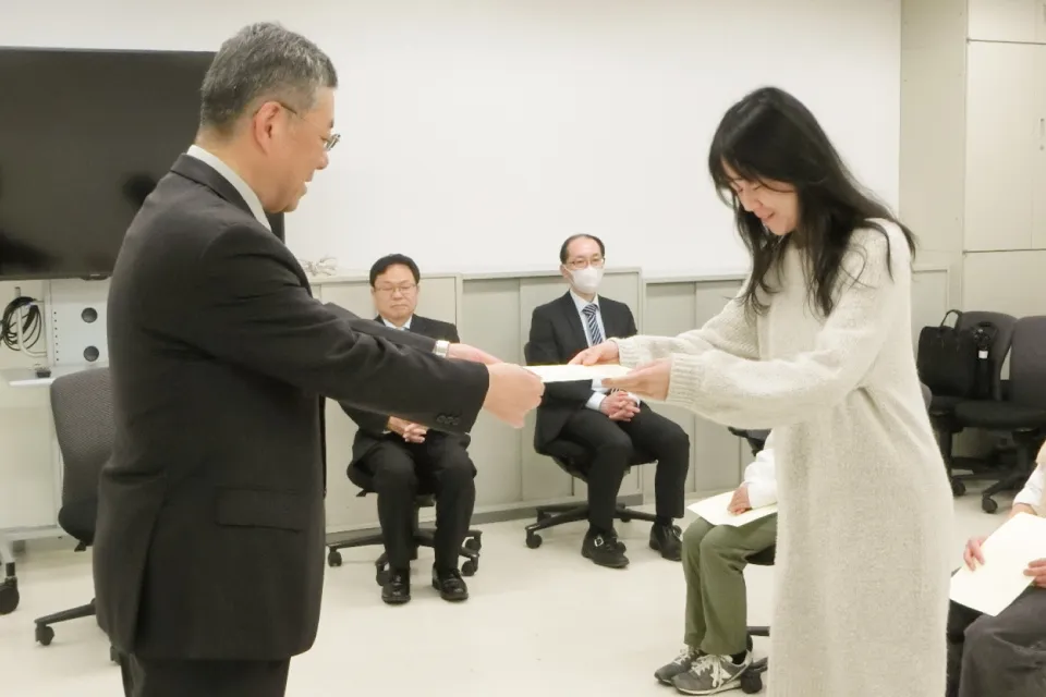 共通教育における成績優秀学生を表彰(共通教育センター長賞表彰)