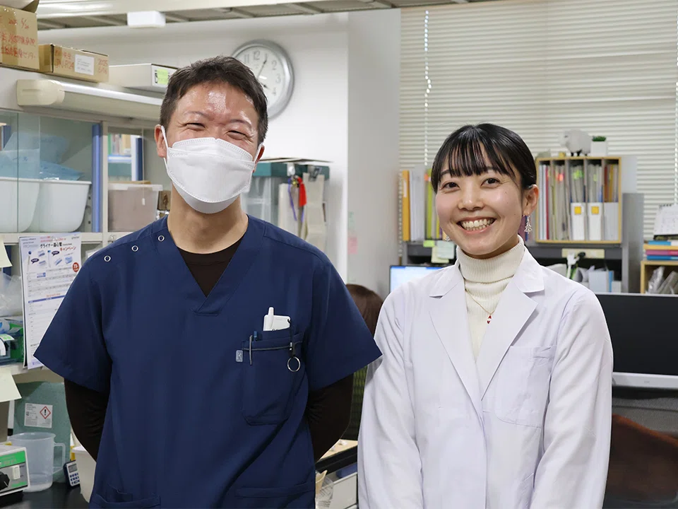 中川 俊輔助教と藤井 里紗さん